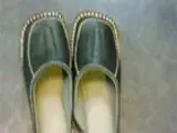 Rajasthani Leather Footwears called Jaipuri Moja